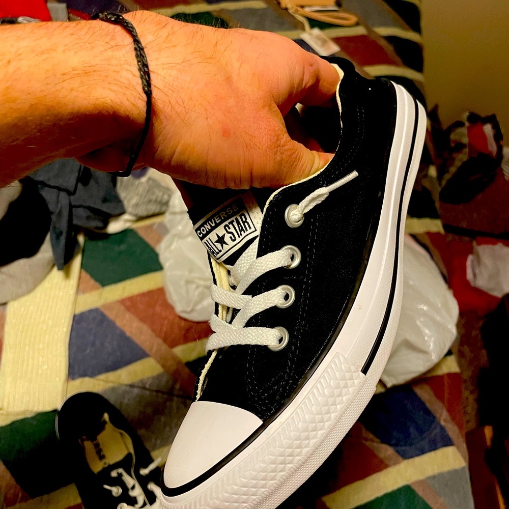 Shoes all star converse size 8 women’s
